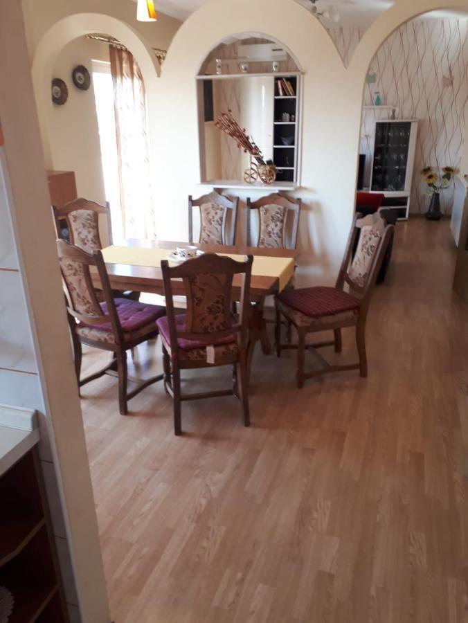 Apartment Laura No.1 Kastela